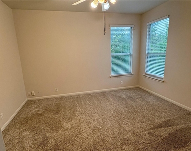 2409 Allred Dr - Photo Thumbnail 14