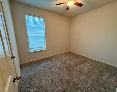 2409 Allred Dr - Photo Thumbnail 19