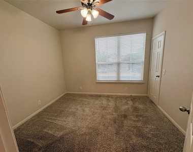 2409 Allred Dr - Photo Thumbnail 20
