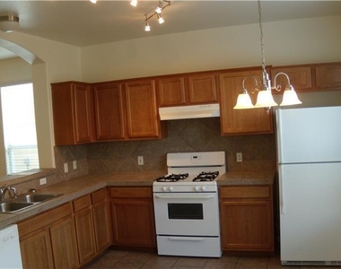2409 Allred Dr - Photo Thumbnail 4