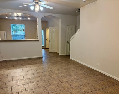 2409 Allred Dr - Photo Thumbnail 4