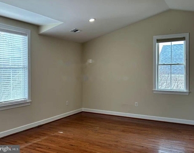 304 Robena Way - Photo Thumbnail 13