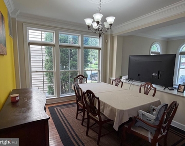 304 Robena Way - Photo Thumbnail 4