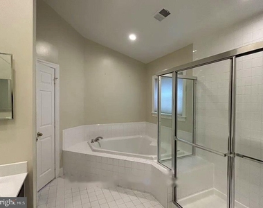 304 Robena Way - Photo Thumbnail 9