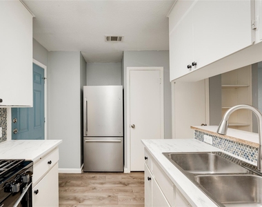 838 N Meadows Dr - Photo Thumbnail 14