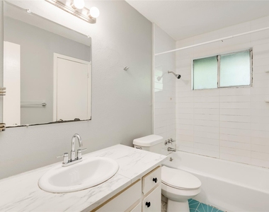 838 N Meadows Dr - Photo Thumbnail 21
