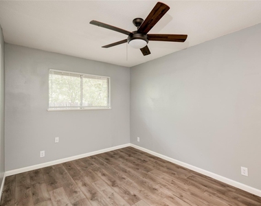 838 N Meadows Dr - Photo Thumbnail 17