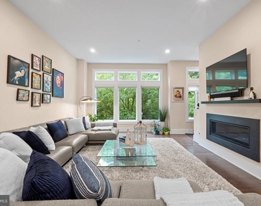 5307 Merriam Street - Photo Thumbnail 4