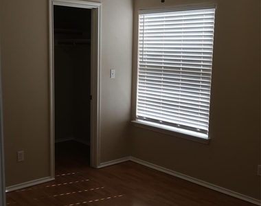 8712 Weiser Dr - Photo Thumbnail 12
