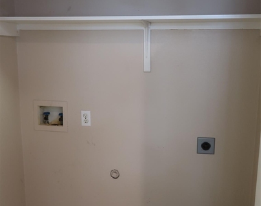 8712 Weiser Dr - Photo Thumbnail 14