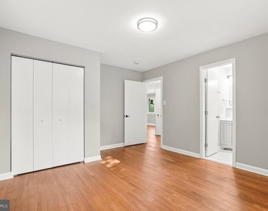 10705 Lockridge Drive - Photo Thumbnail 12