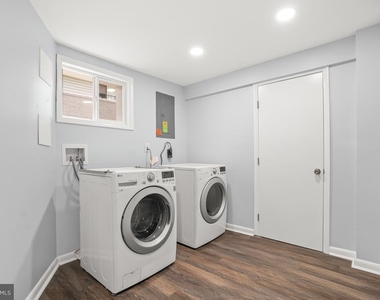 10705 Lockridge Drive - Photo Thumbnail 23