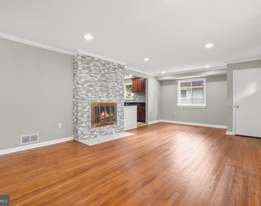 10705 Lockridge Drive - Photo Thumbnail 3