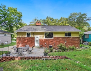 10705 Lockridge Drive - Photo Thumbnail 29