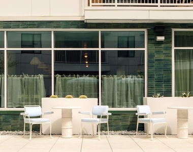 2323 S Lamar Blvd - Photo Thumbnail 10