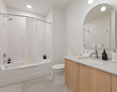 2323 S Lamar Blvd - Photo Thumbnail 4