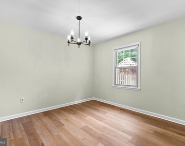 16 Cornerwood Court - Photo Thumbnail 8
