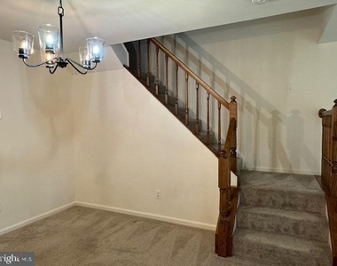 8630 Delcris Drive - Photo Thumbnail 21