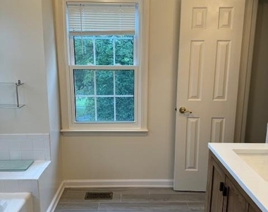 8630 Delcris Drive - Photo Thumbnail 6