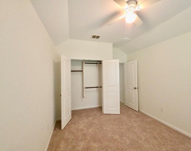 615 Linares Ln - Photo Thumbnail 20