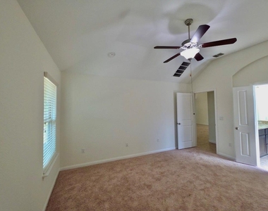 615 Linares Ln - Photo Thumbnail 11