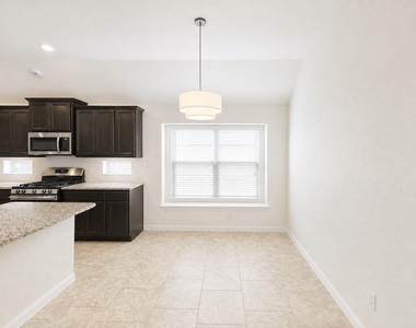 615 Linares Ln - Photo Thumbnail 8