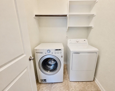 615 Linares Ln - Photo Thumbnail 23