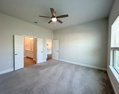 7212 Jument Dr - Photo Thumbnail 10