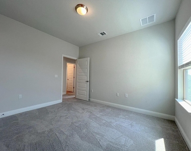 7212 Jument Dr - Photo Thumbnail 17