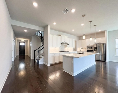 7212 Jument Dr - Photo Thumbnail 4
