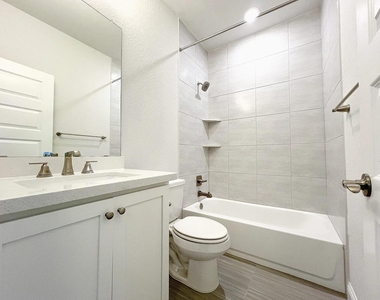7212 Jument Dr - Photo Thumbnail 9