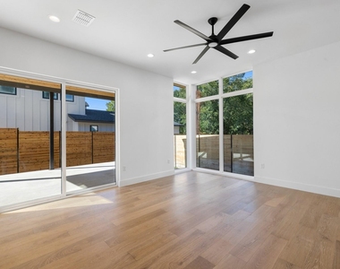 4806 Richmond Ave - Photo Thumbnail 6
