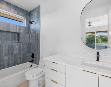 4806 Richmond Ave - Photo Thumbnail 15