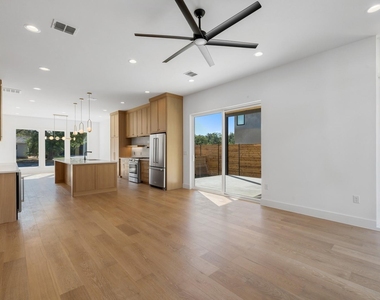 4806 Richmond Ave - Photo Thumbnail 7