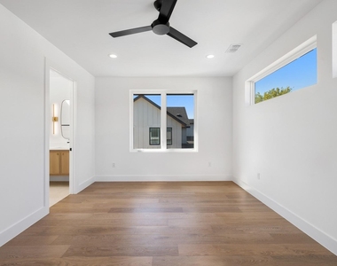 4806 Richmond Ave - Photo Thumbnail 10