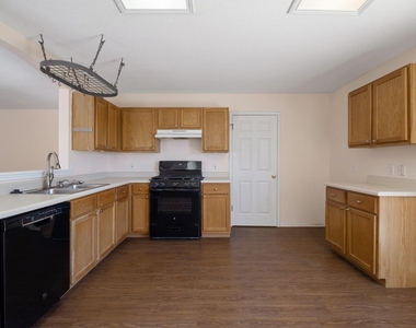17131 Dashwood Creek Dr - Photo Thumbnail 6