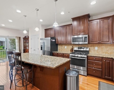 8056 Locust Mill Street - Photo Thumbnail 4