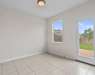 1445 Treeta Trl - Photo Thumbnail 8