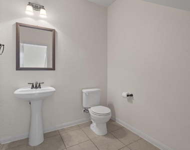 1445 Treeta Trl - Photo Thumbnail 12