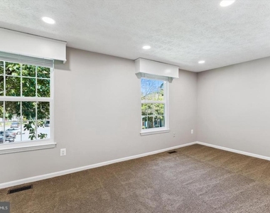 8345 Silver Trumpet Drive - Photo Thumbnail 10