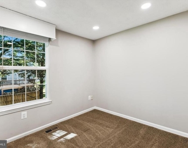 8345 Silver Trumpet Drive - Photo Thumbnail 13