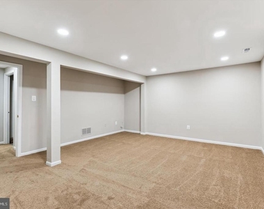 8345 Silver Trumpet Drive - Photo Thumbnail 15