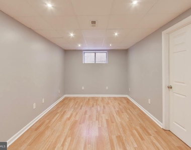 5769 Yellowrose Court - Photo Thumbnail 18