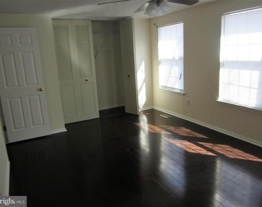 6085 Rock Glen Drive - Photo Thumbnail 9