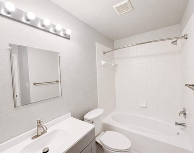 1581 Parkfield Cir - Photo Thumbnail 9