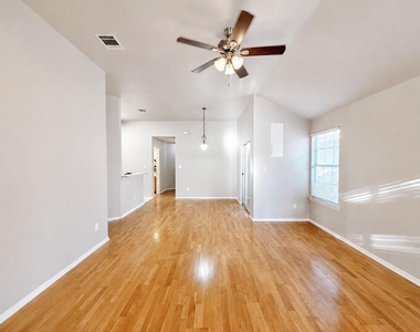 1581 Parkfield Cir - Photo Thumbnail 2