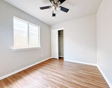1581 Parkfield Cir - Photo Thumbnail 12