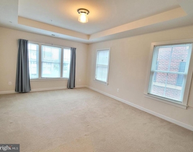 3605 Katherine Way - Photo Thumbnail 10