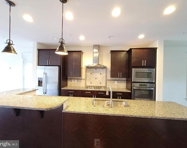 3605 Katherine Way - Photo Thumbnail 2