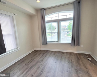 3605 Katherine Way - Photo Thumbnail 7